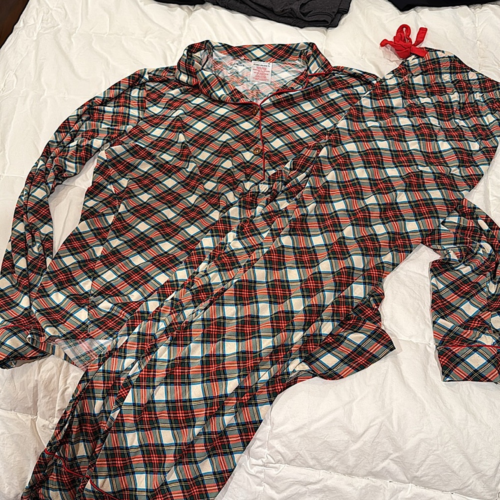 Posh Peanut Plaid Women 2x pajama set